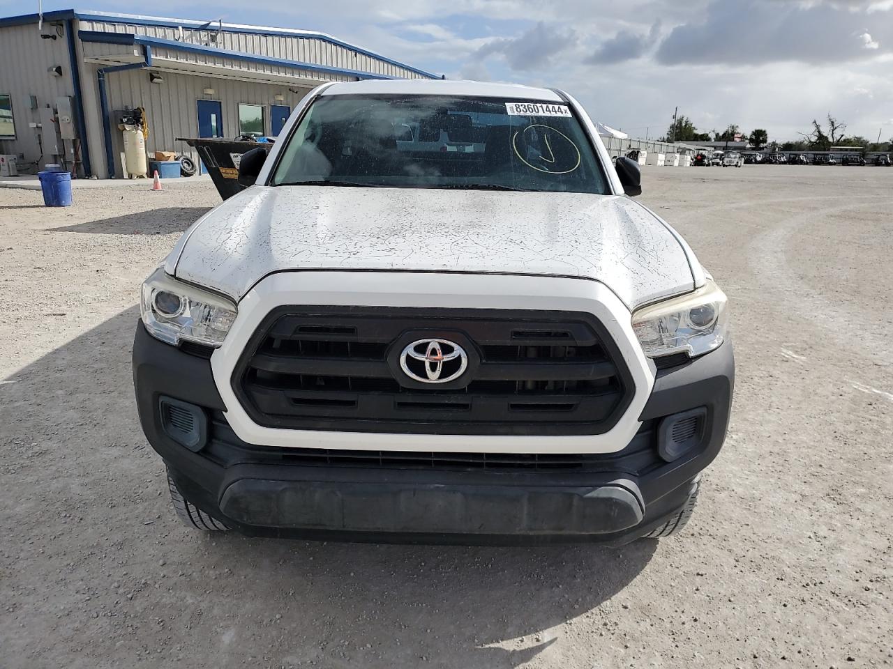 VIN 5TFRX5GN7HX093667 2017 TOYOTA TACOMA no.5