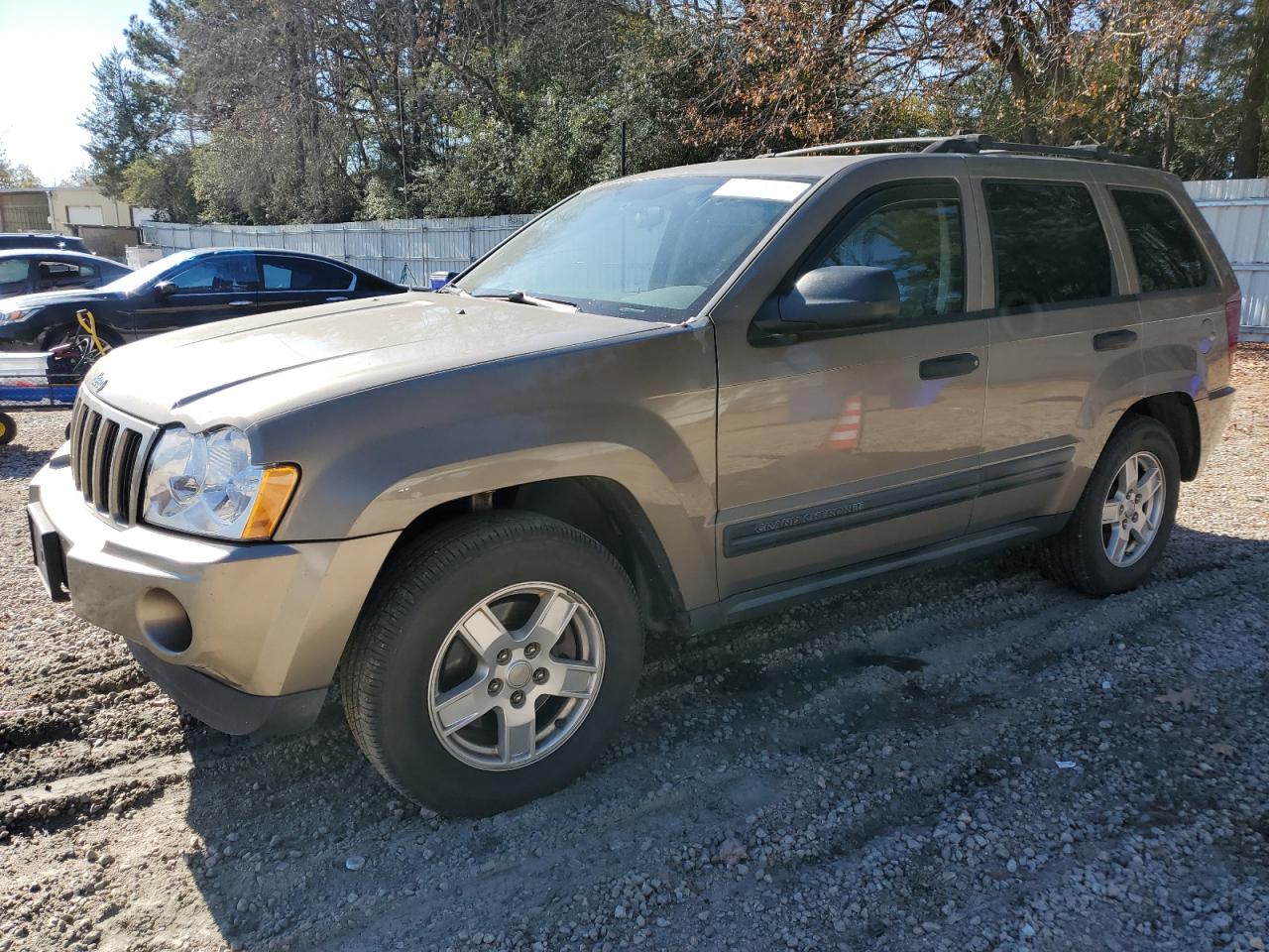 2006 Jeep Grand Cherokee - Image 1