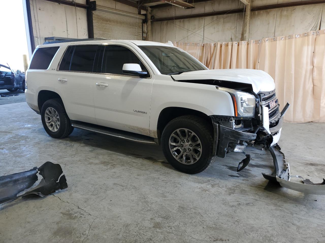 2016 GMC Yukon - Image 4