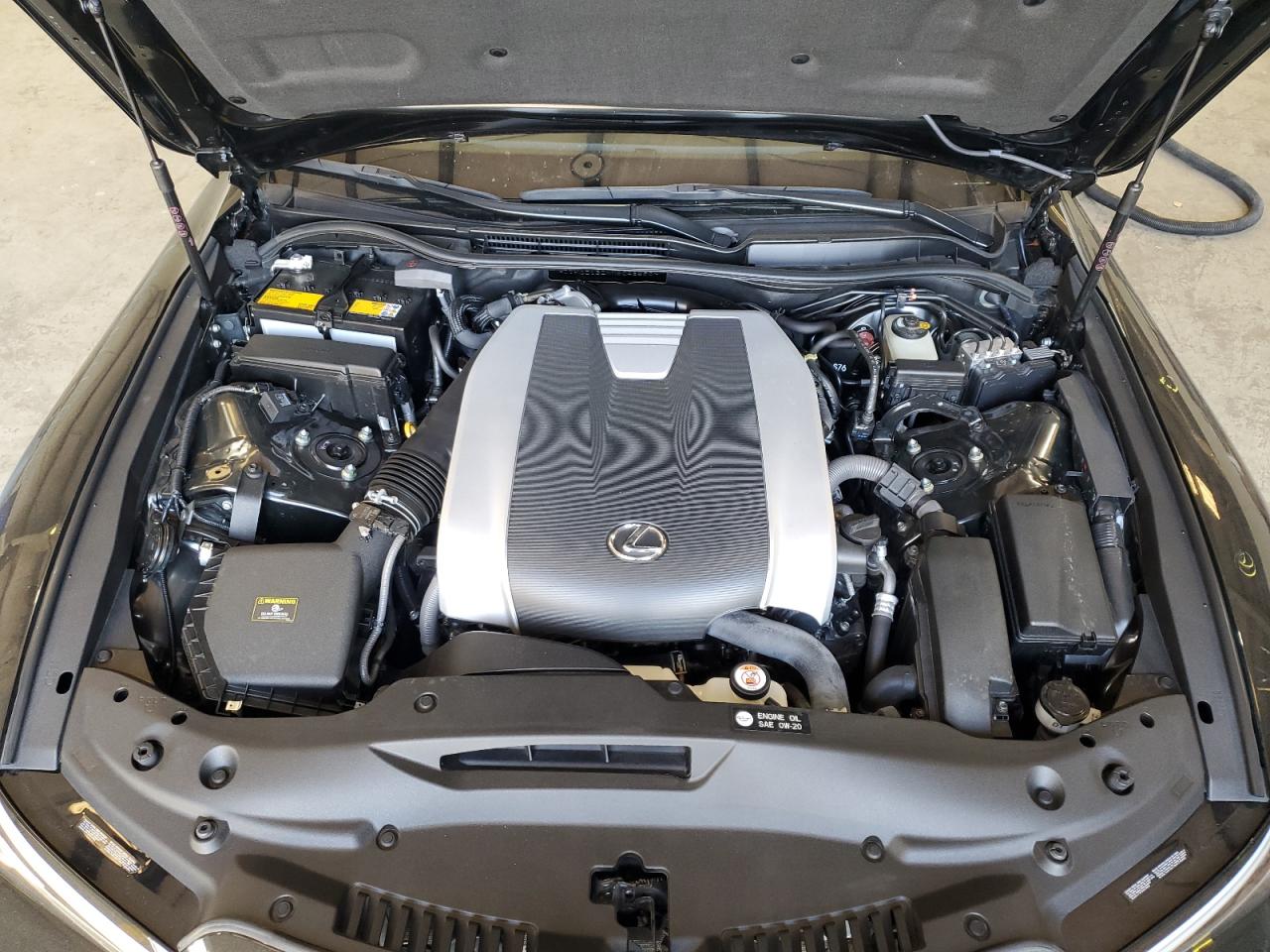 2021 Lexus IS - Image 11
