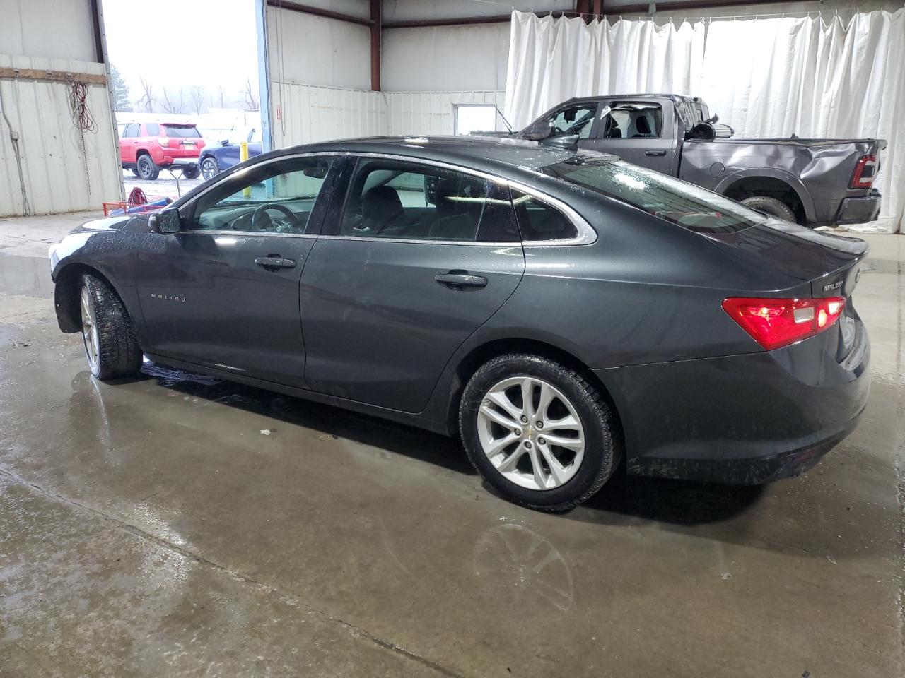 VIN 1G1ZD5ST6JF240676 2018 CHEVROLET MALIBU no.2