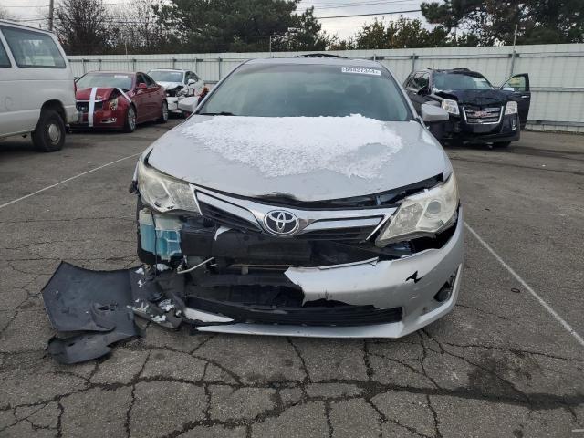  TOYOTA CAMRY 2012 Srebrny