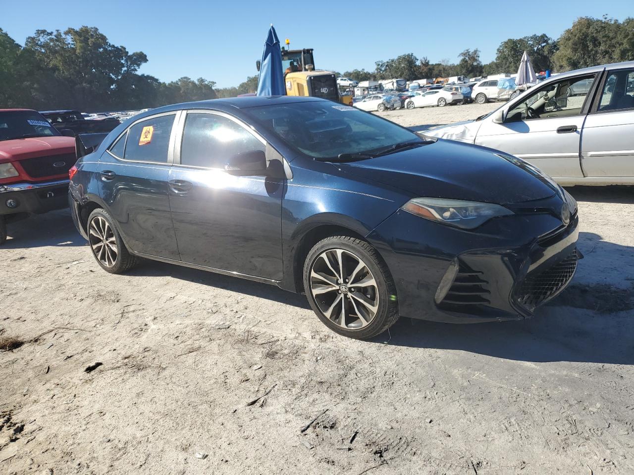 VIN 5YFBURHE5JP762698 2018 TOYOTA COROLLA no.4