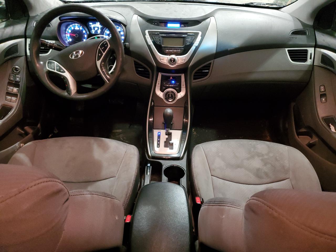 2012 Hyundai Elantra - Image 8
