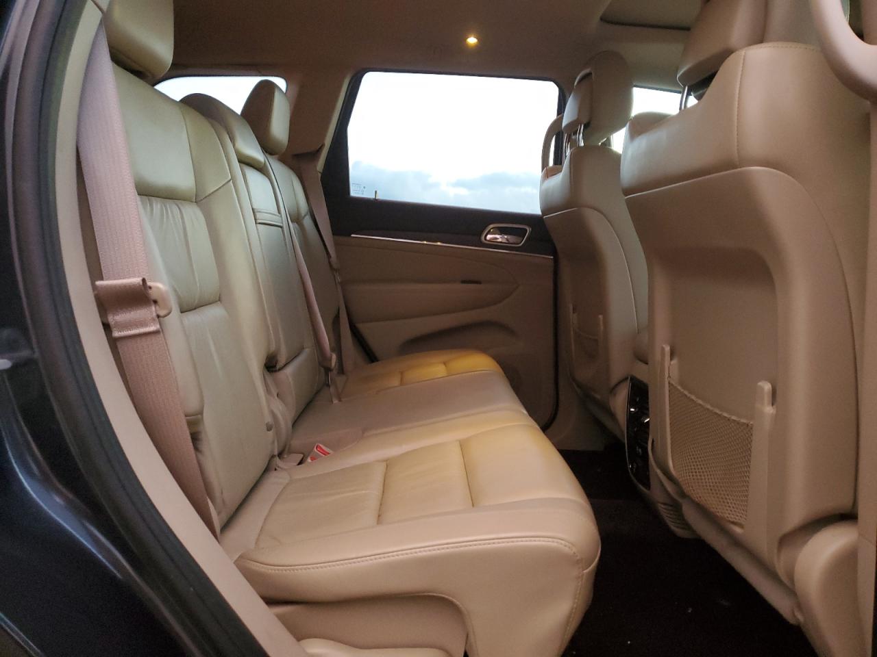 2016 Jeep Grand Cherokee - Image 11