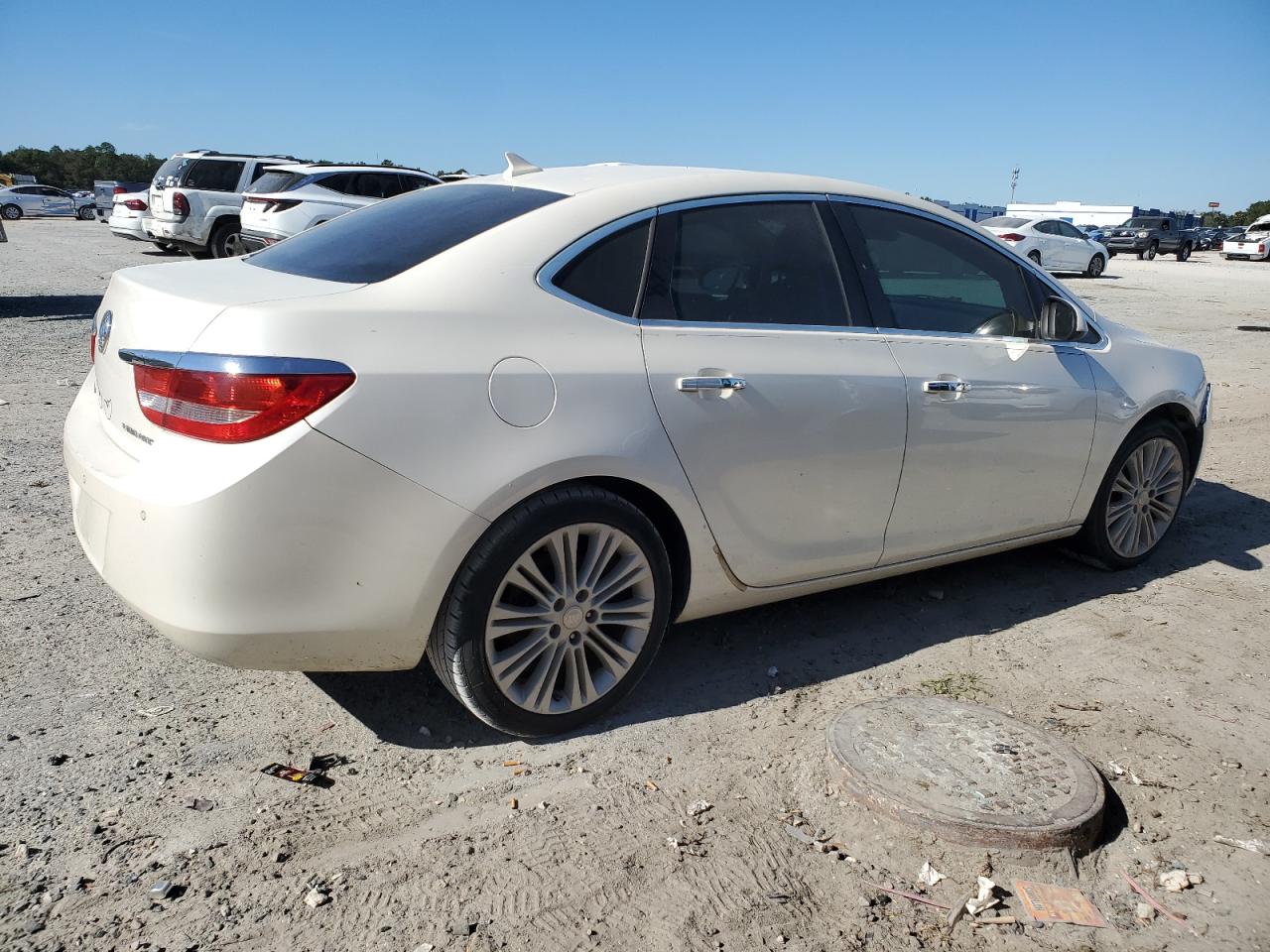 VIN 1G4PR5SK9D4171825 2013 BUICK VERANO no.3