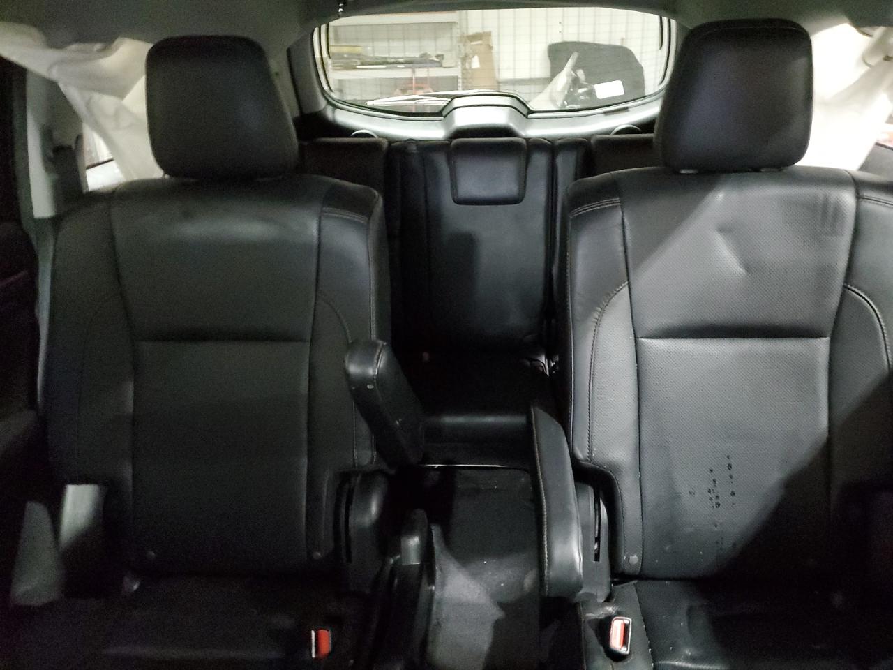 2016 Toyota Highlander - Image 10