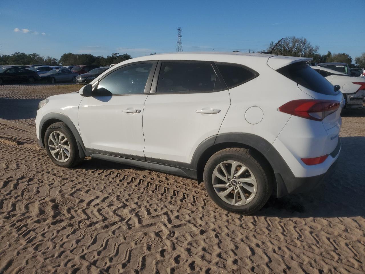 2016 Hyundai Tucson - Image 2