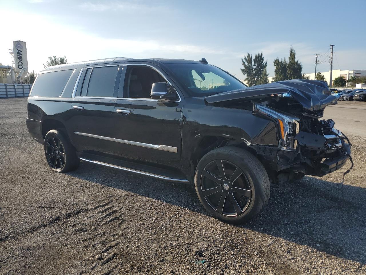 2017 Cadillac Escalade - Image 4