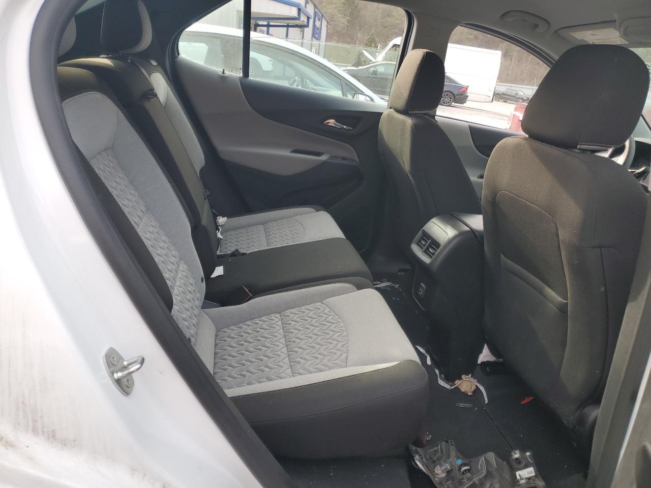 2022 Chevrolet Equinox - Image 11
