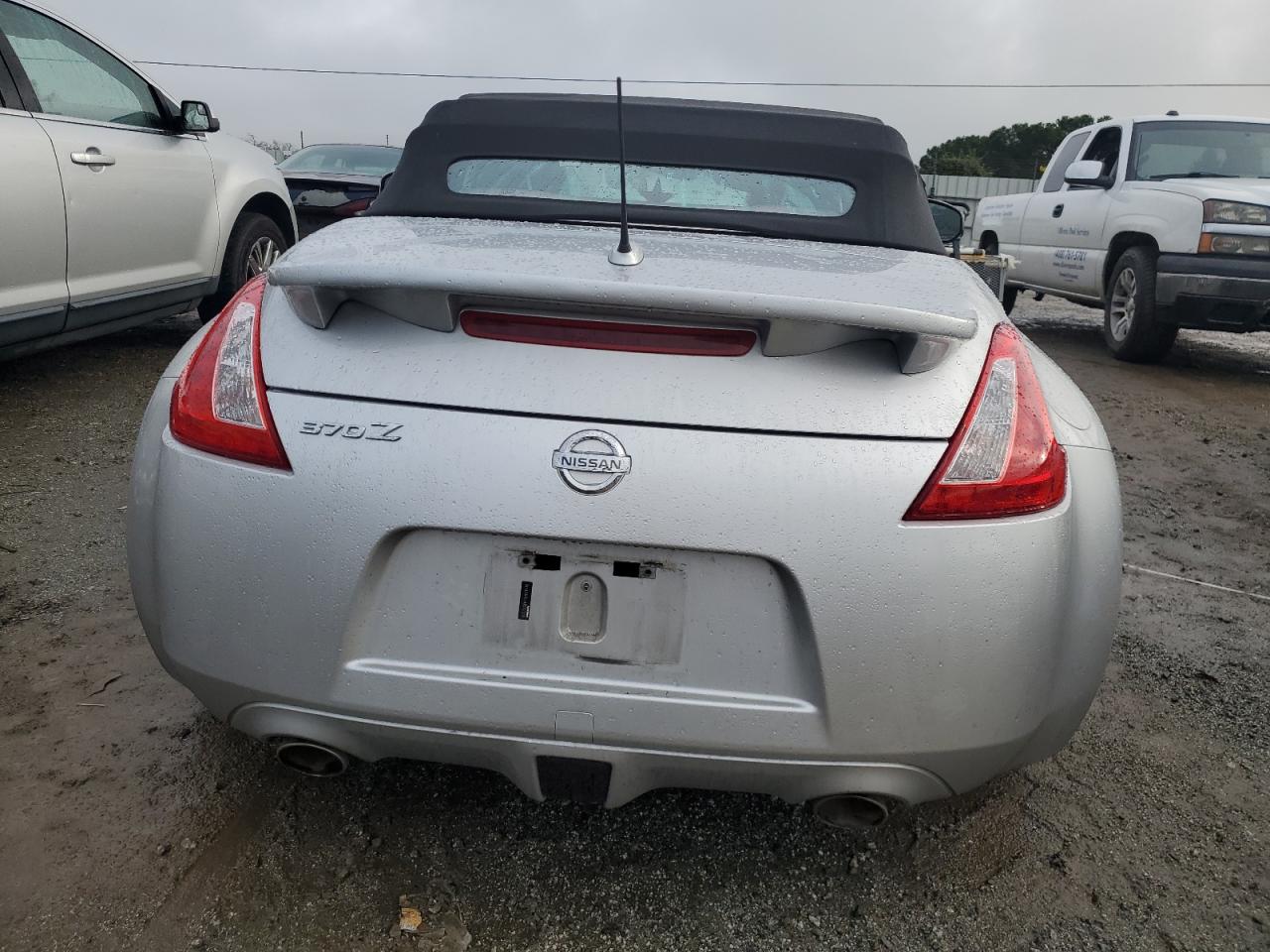 2010 Nissan 370Z - Image 6