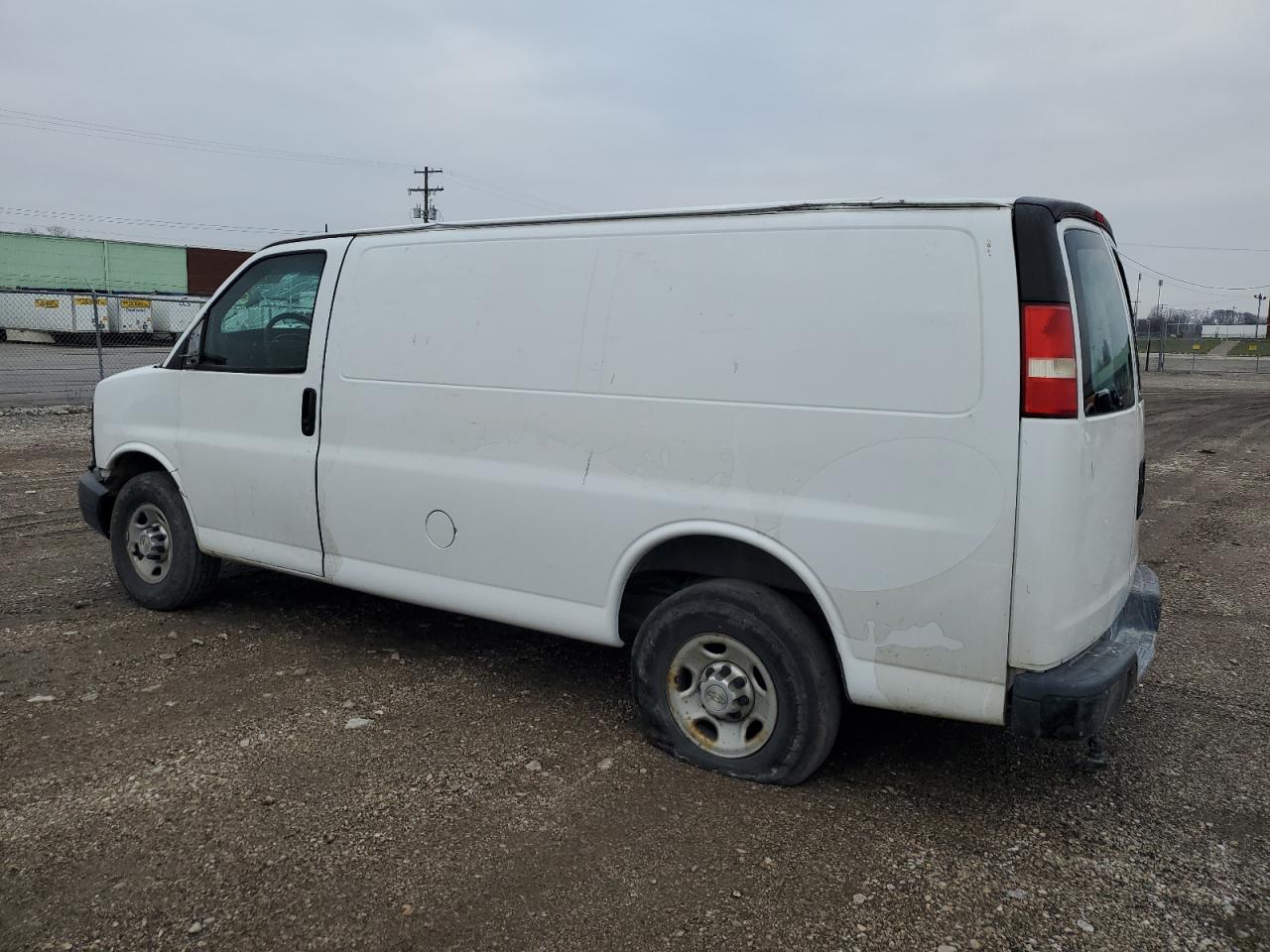 VIN 1GCWGFFA7E1167241 2014 CHEVROLET EXPRESS no.2