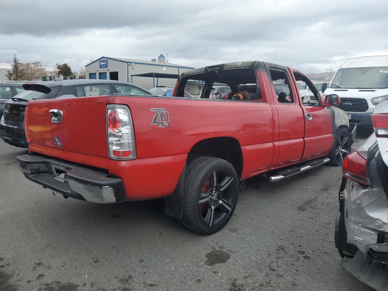 2005 Chevrolet Silverado - Image 3