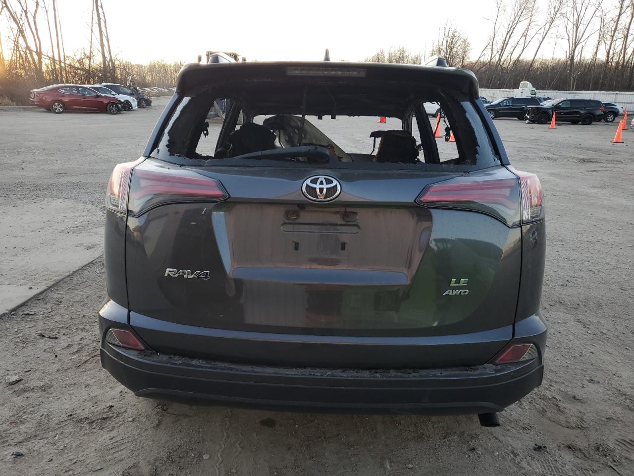 2017 Toyota RAV 4 - Image 6