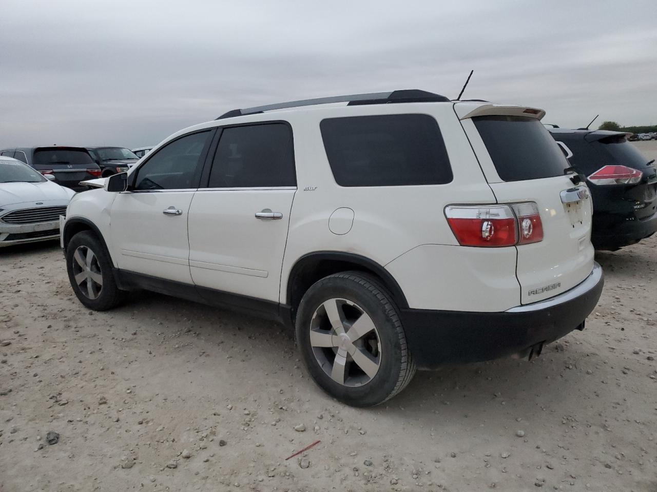 2011 GMC Acadia - Image 2