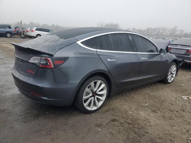  TESLA MODEL 3 2018 Серый