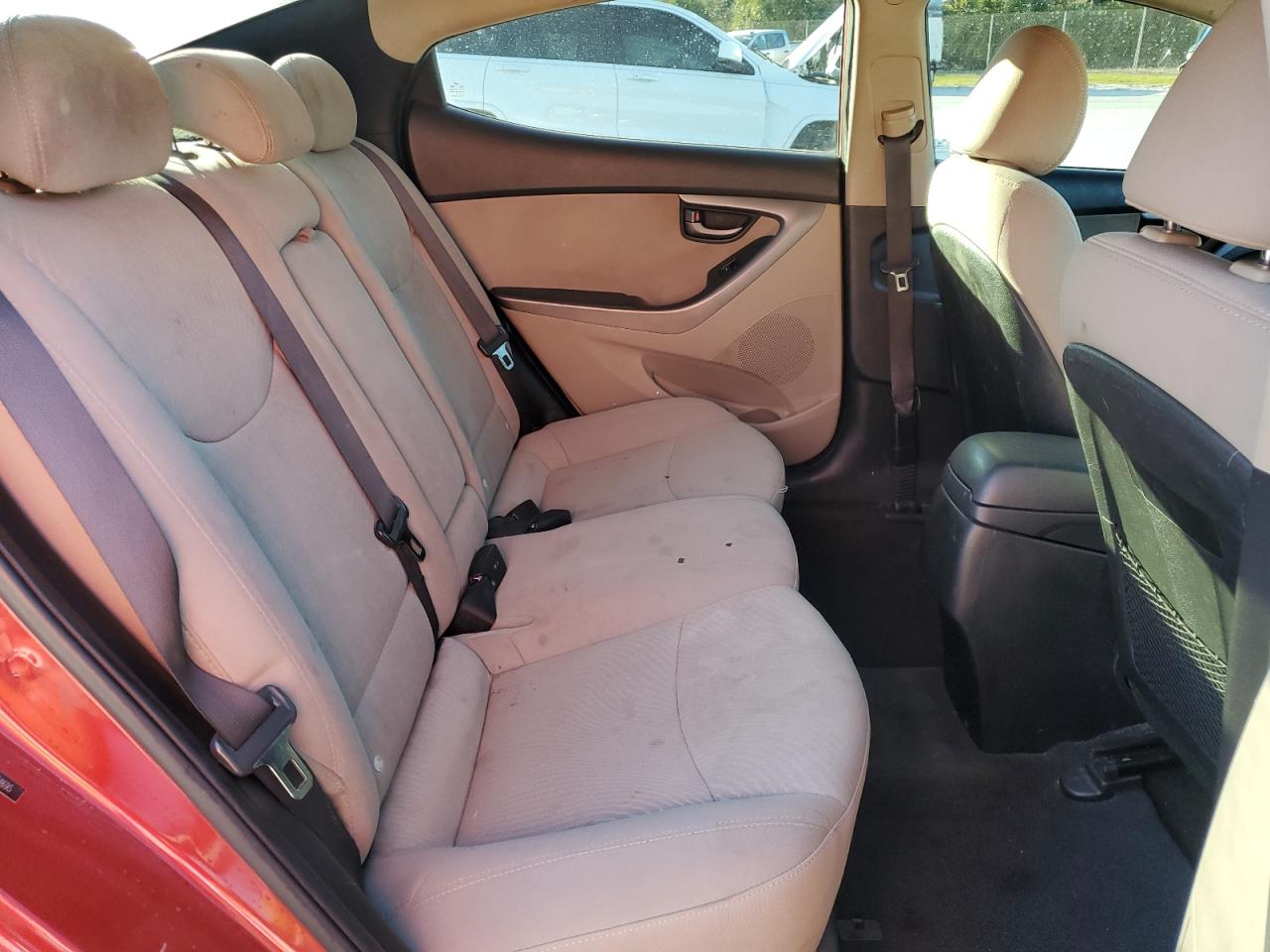 2014 Hyundai Elantra - Image 10