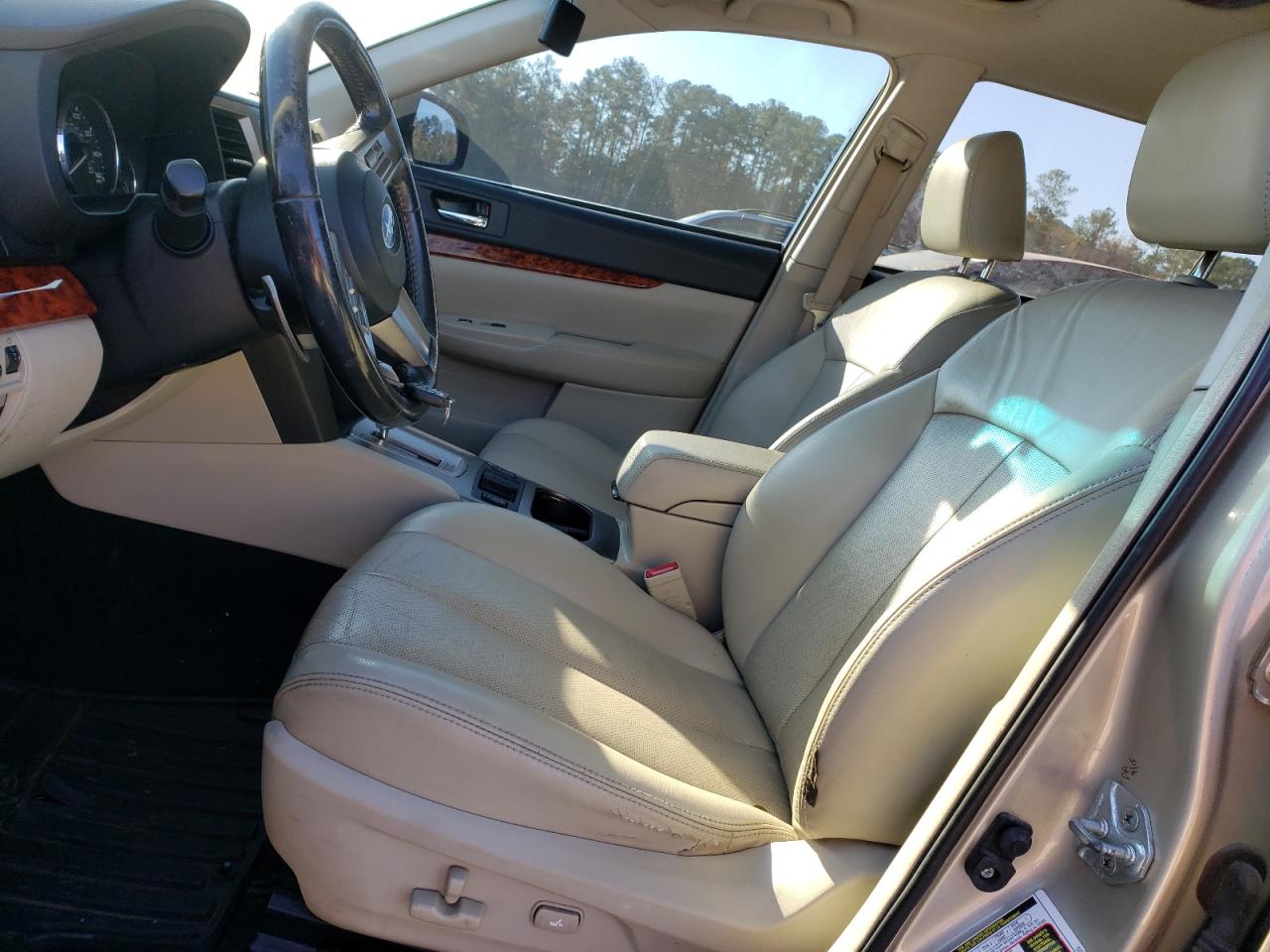2010 Subaru Outback - Image 7