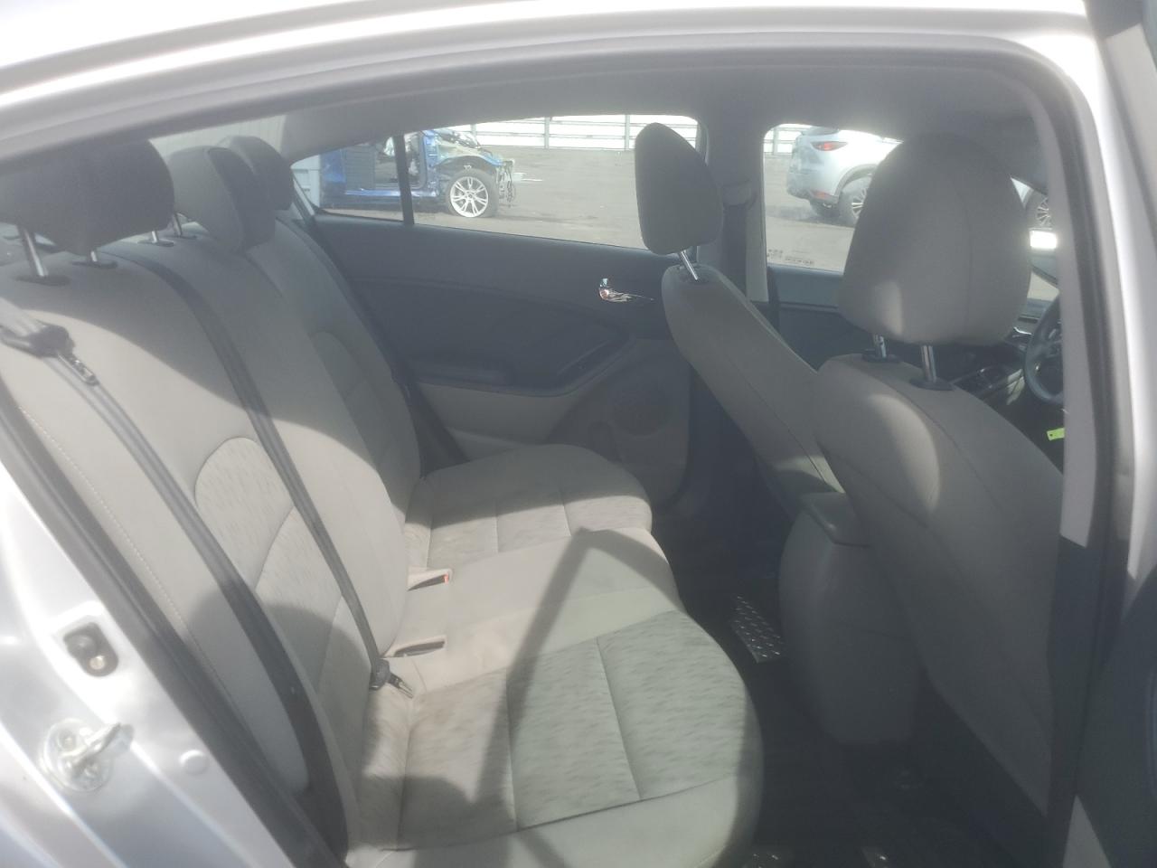 2015 Kia Forte - Image 11
