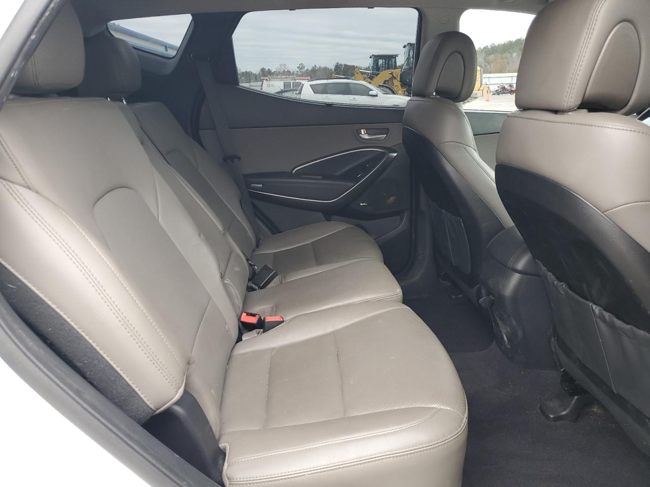 2018 Hyundai Santa Fe - Image 11