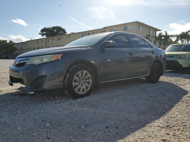 Sedans TOYOTA CAMRY 2012 Szary