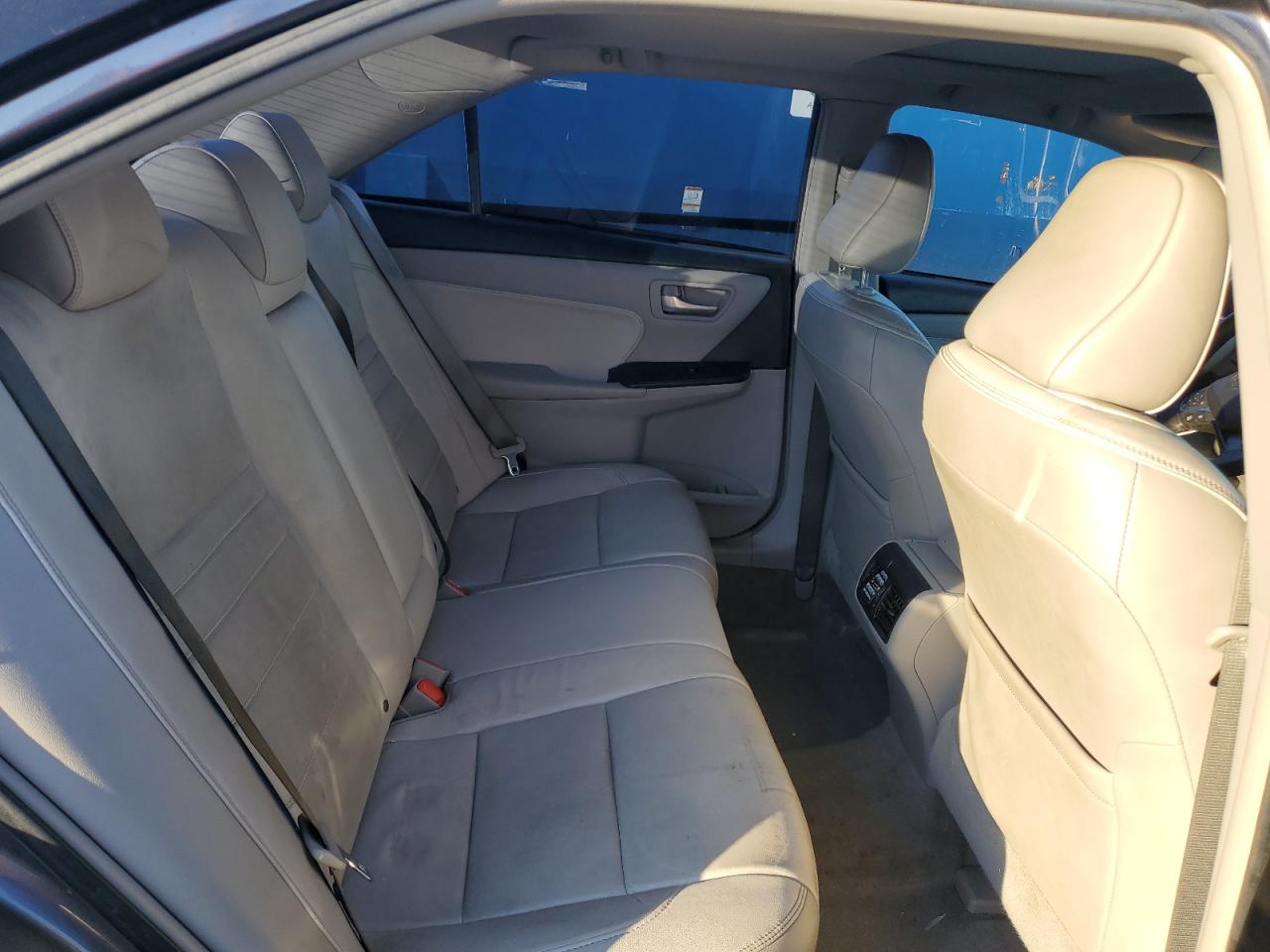 2016 Toyota Camry - Image 10