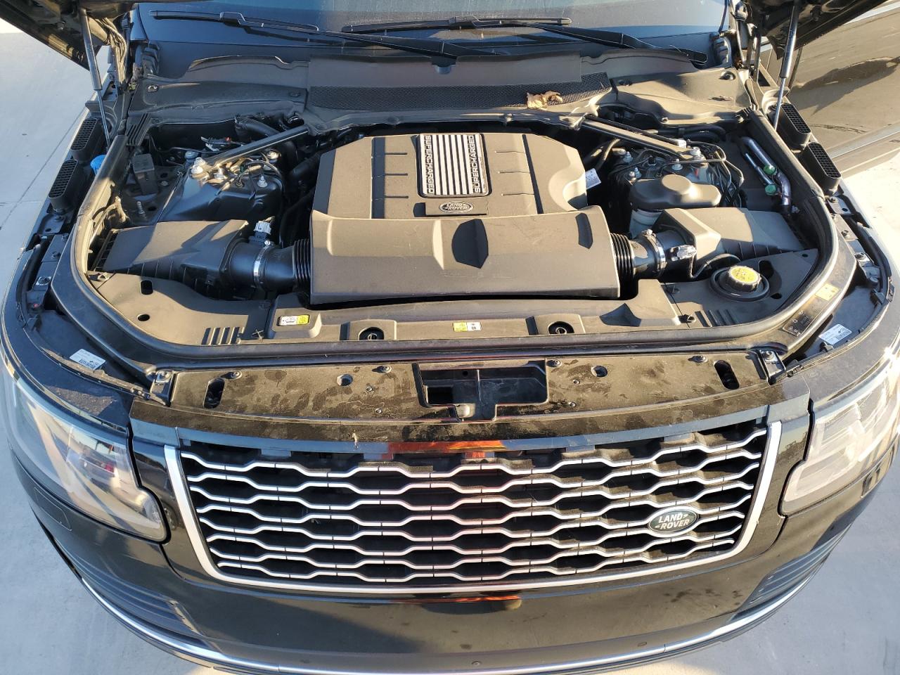 2019 Land Rover Range Rover - Image 12