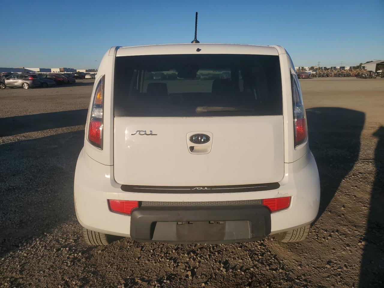 2010 Kia Soul + VIN: KNDJT2A28A7106339 Lot: 85604664