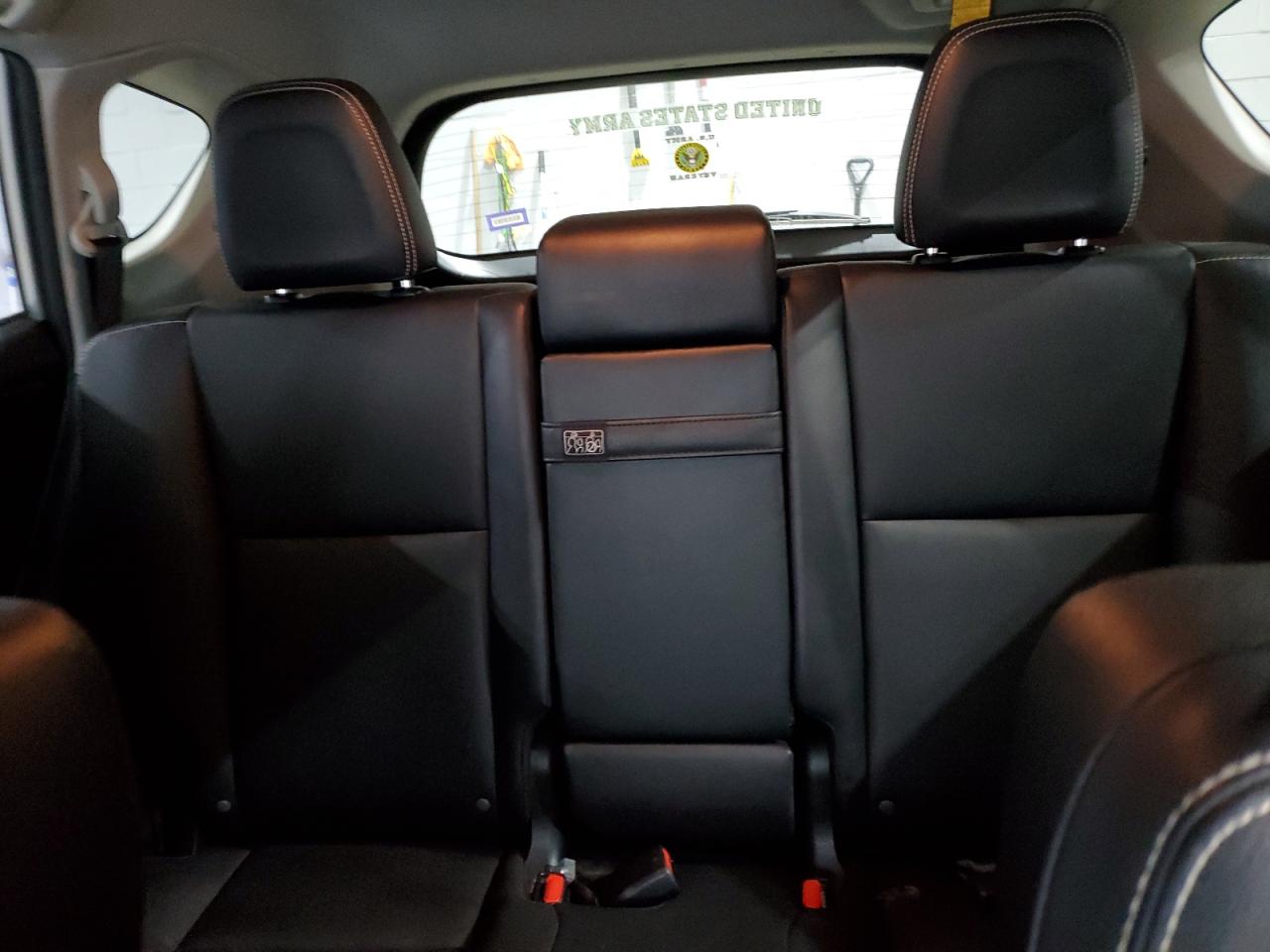 2016 Toyota RAV 4 - Image 10