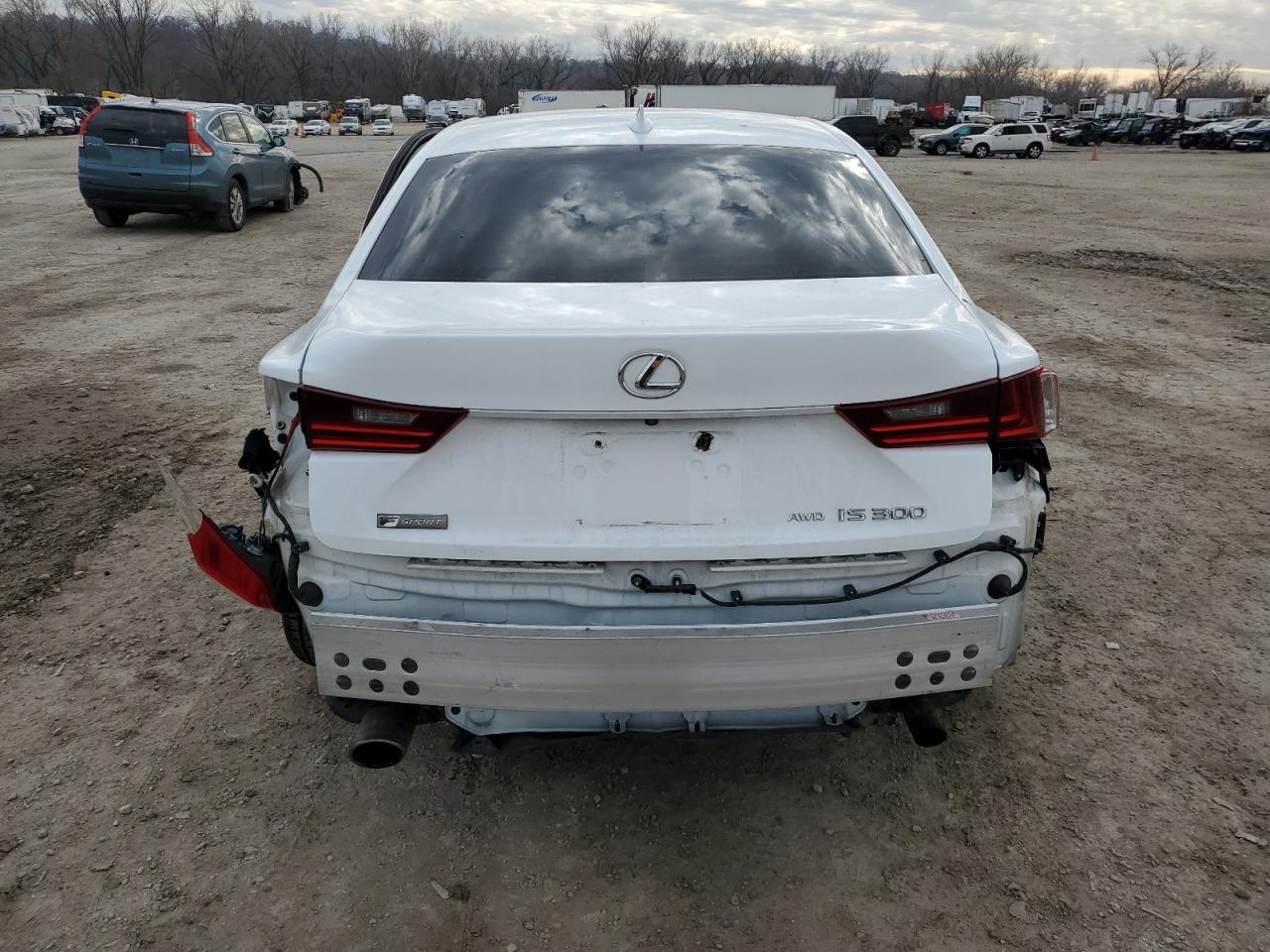 2016 Lexus IS - Image 6