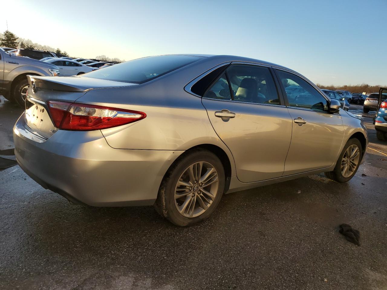 2016 Toyota Camry - Image 3