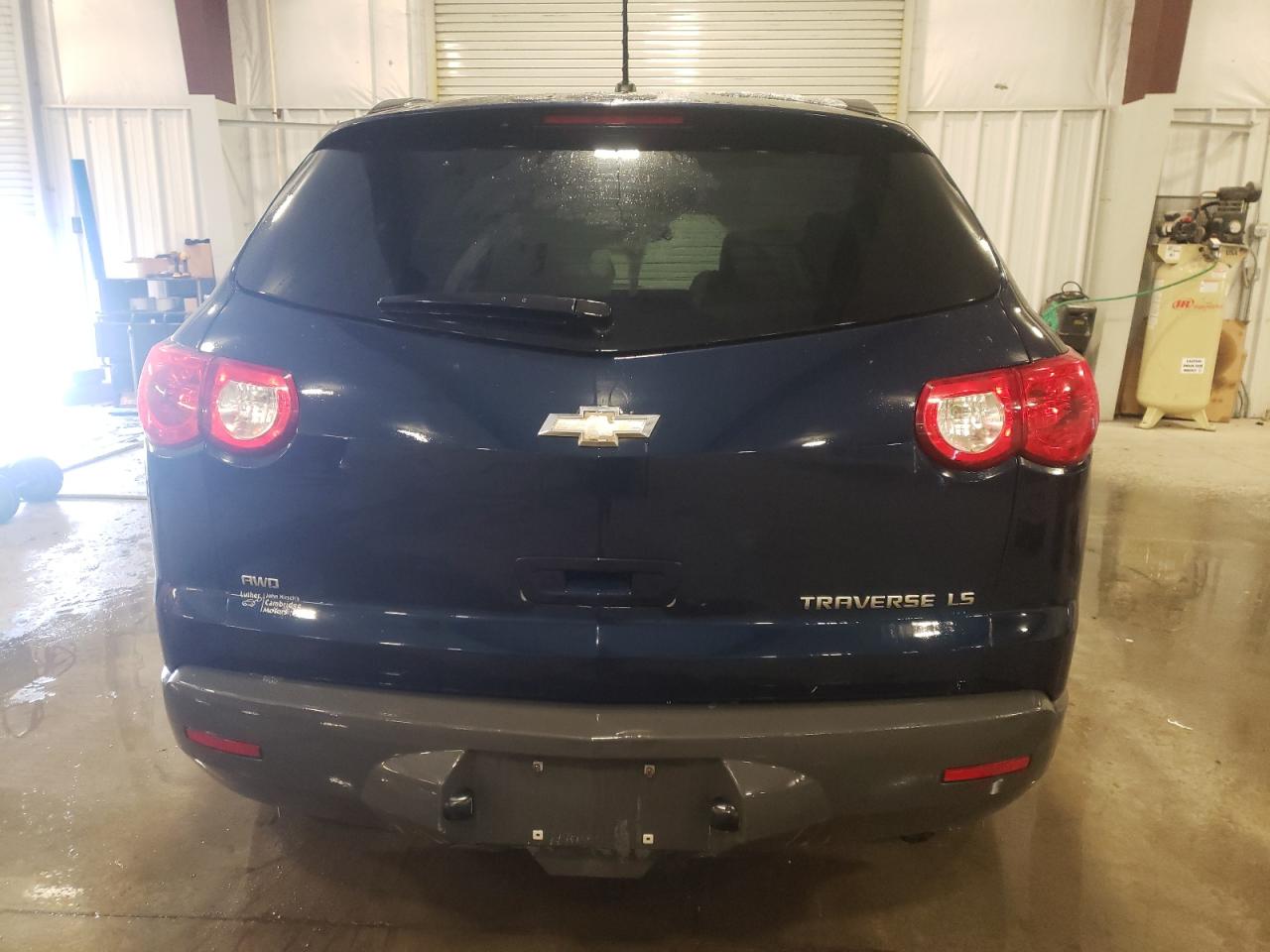 2010 Chevrolet Traverse - Image 6