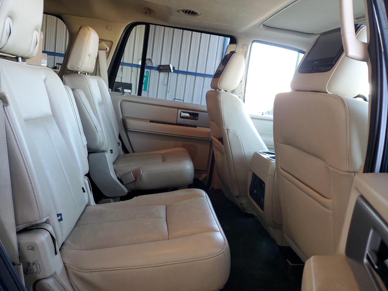 2016 Ford Expedition - Image 11
