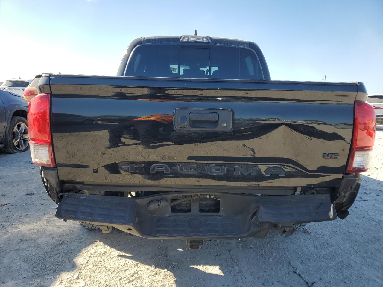 VIN 5TFCZ5AN1JX127116 2018 TOYOTA TACOMA no.6