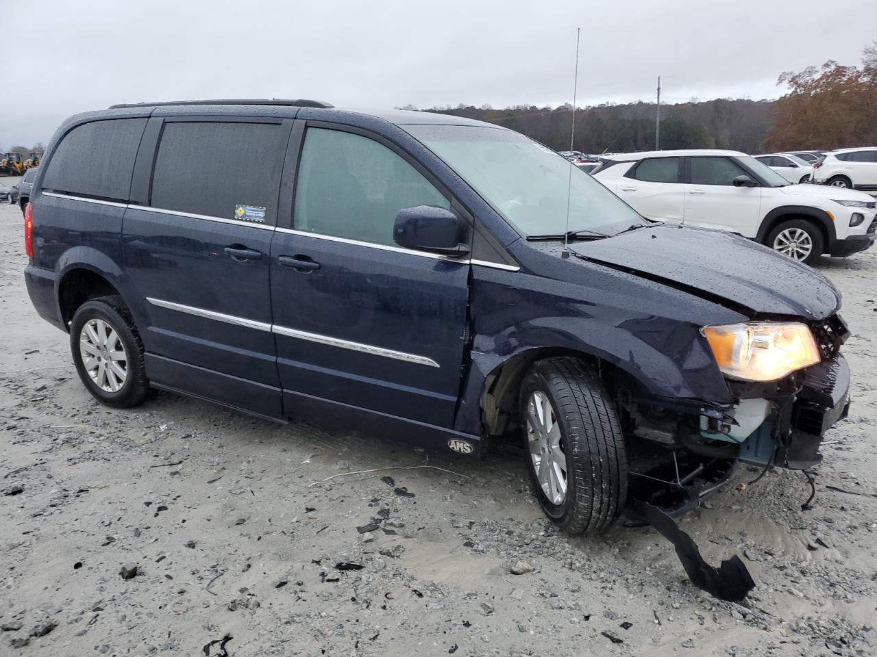 2016 Chrysler Town & Country - Image 4