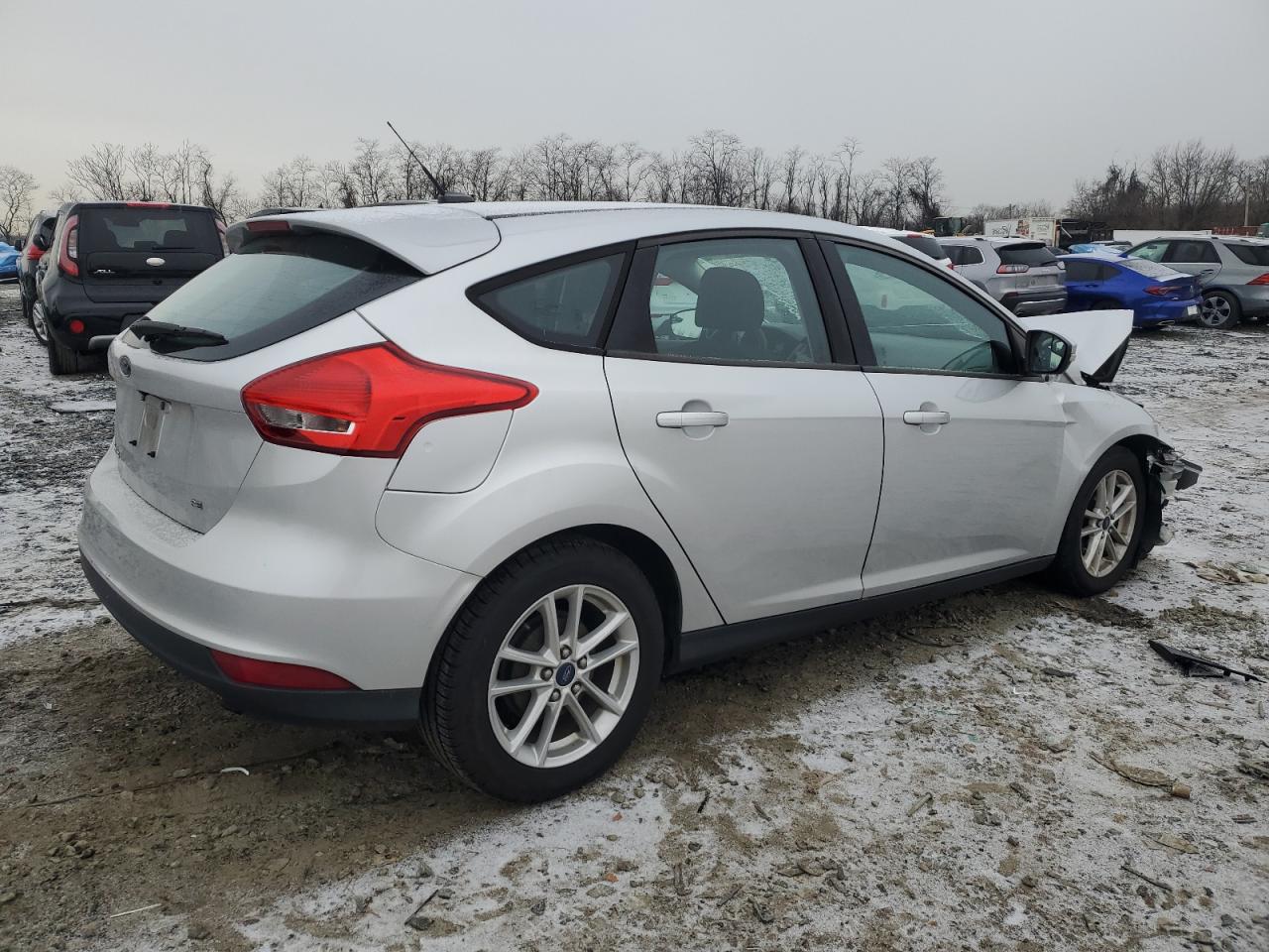 VIN 1FADP3K24FL201460 2015 FORD FOCUS no.3