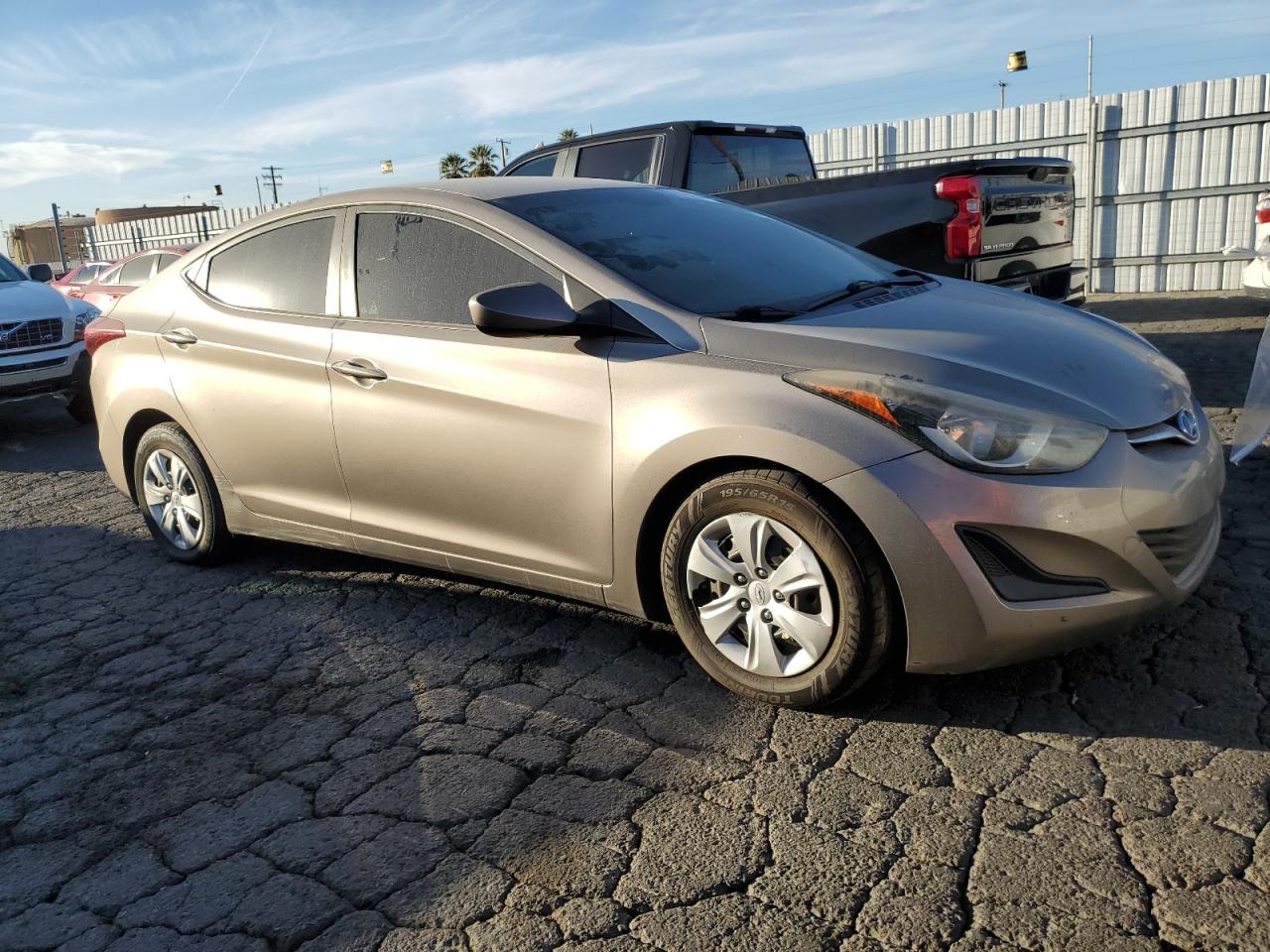 VIN 5NPDH4AE7GH688300 2016 HYUNDAI ELANTRA no.4