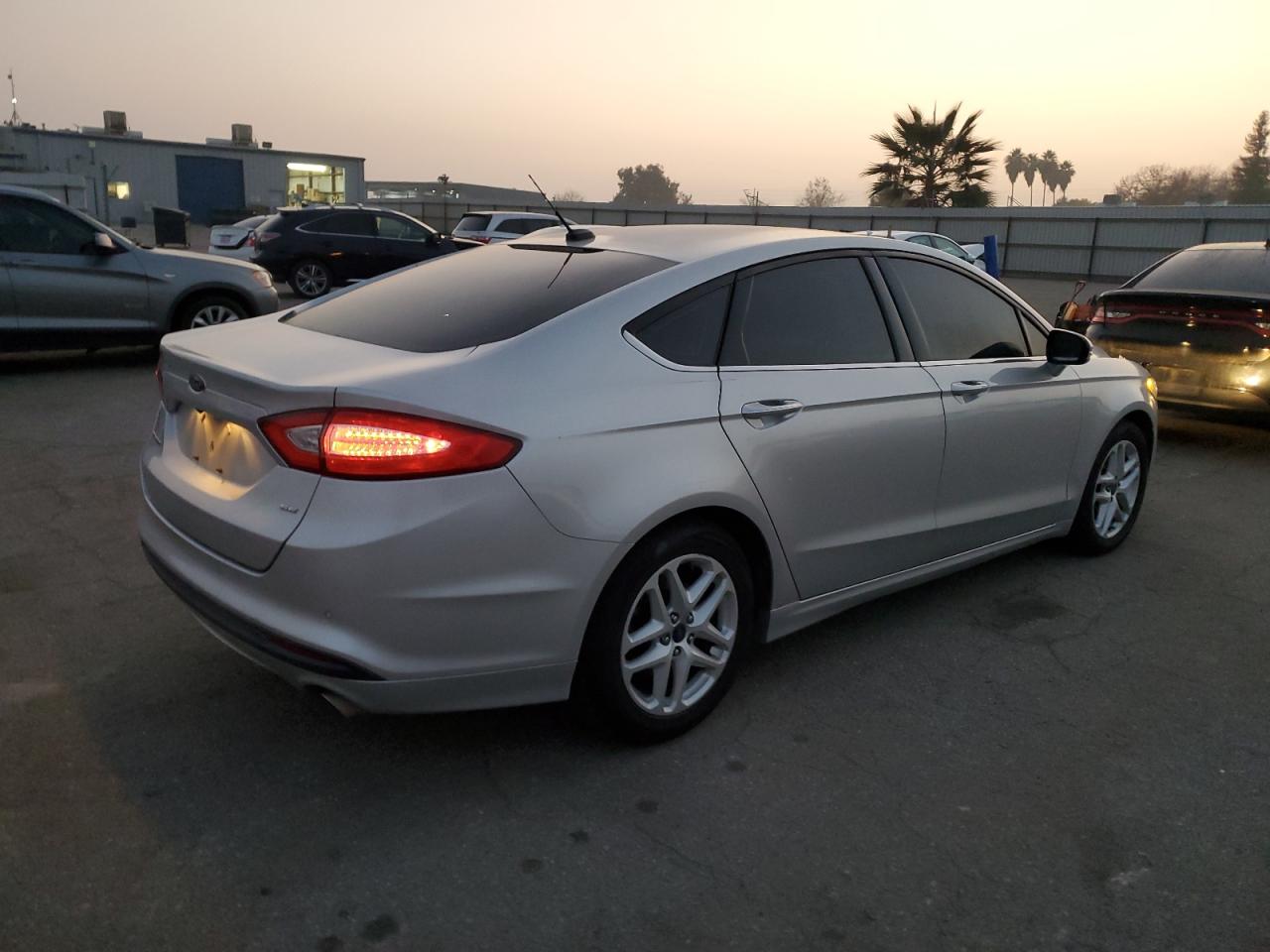 VIN 3FA6P0H78GR282606 2016 FORD FUSION no.3