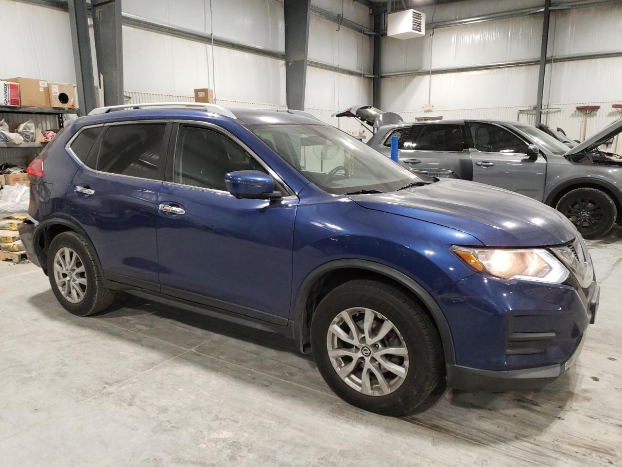 2017 Nissan Rogue - Image 4