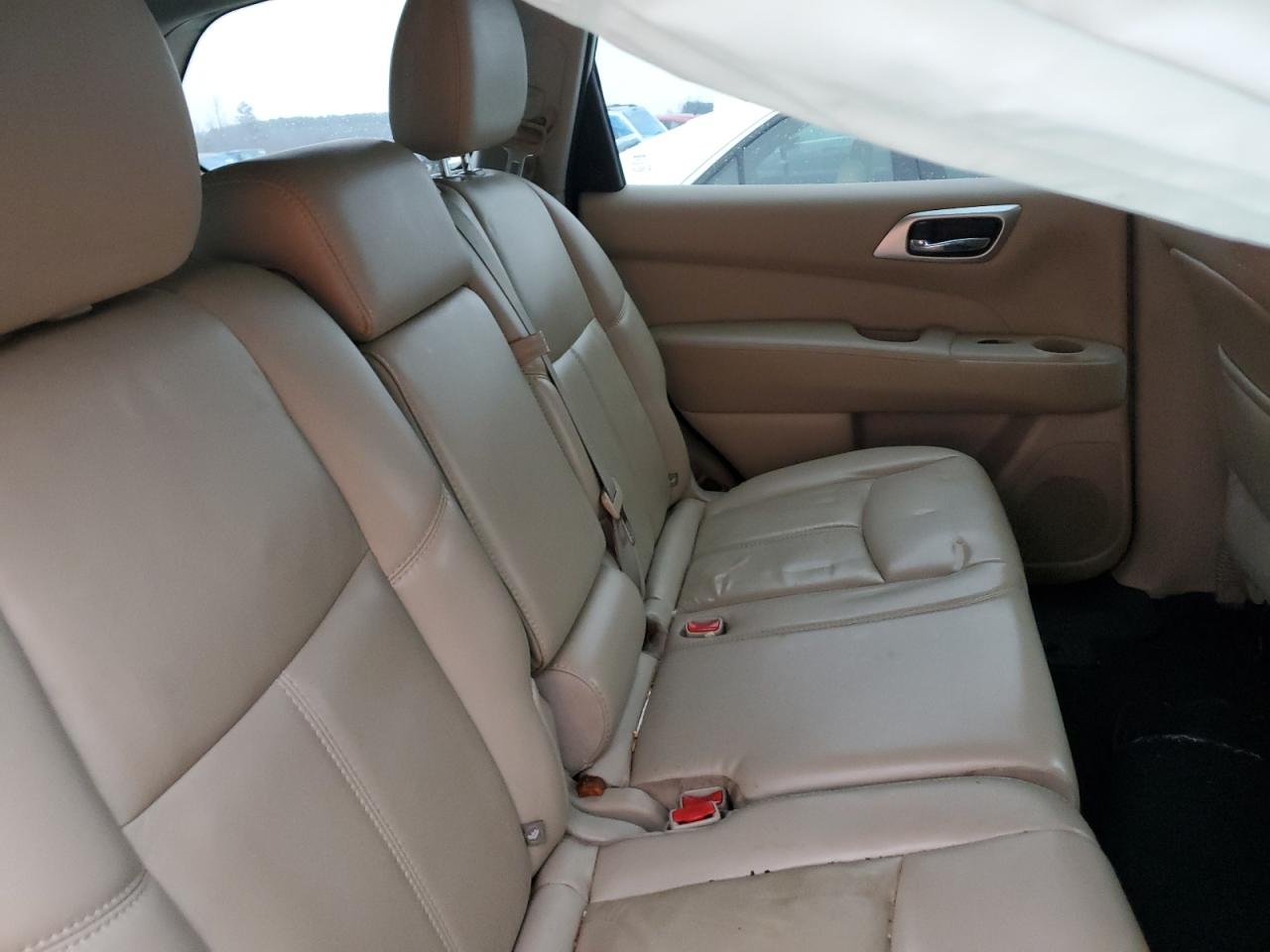 2016 Nissan Pathfinder - Image 10