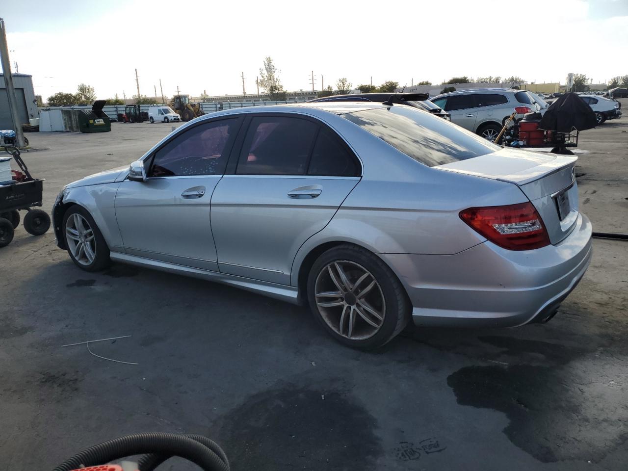 VIN WDDGF4HB8DR286052 2013 MERCEDES-BENZ C-CLASS no.2