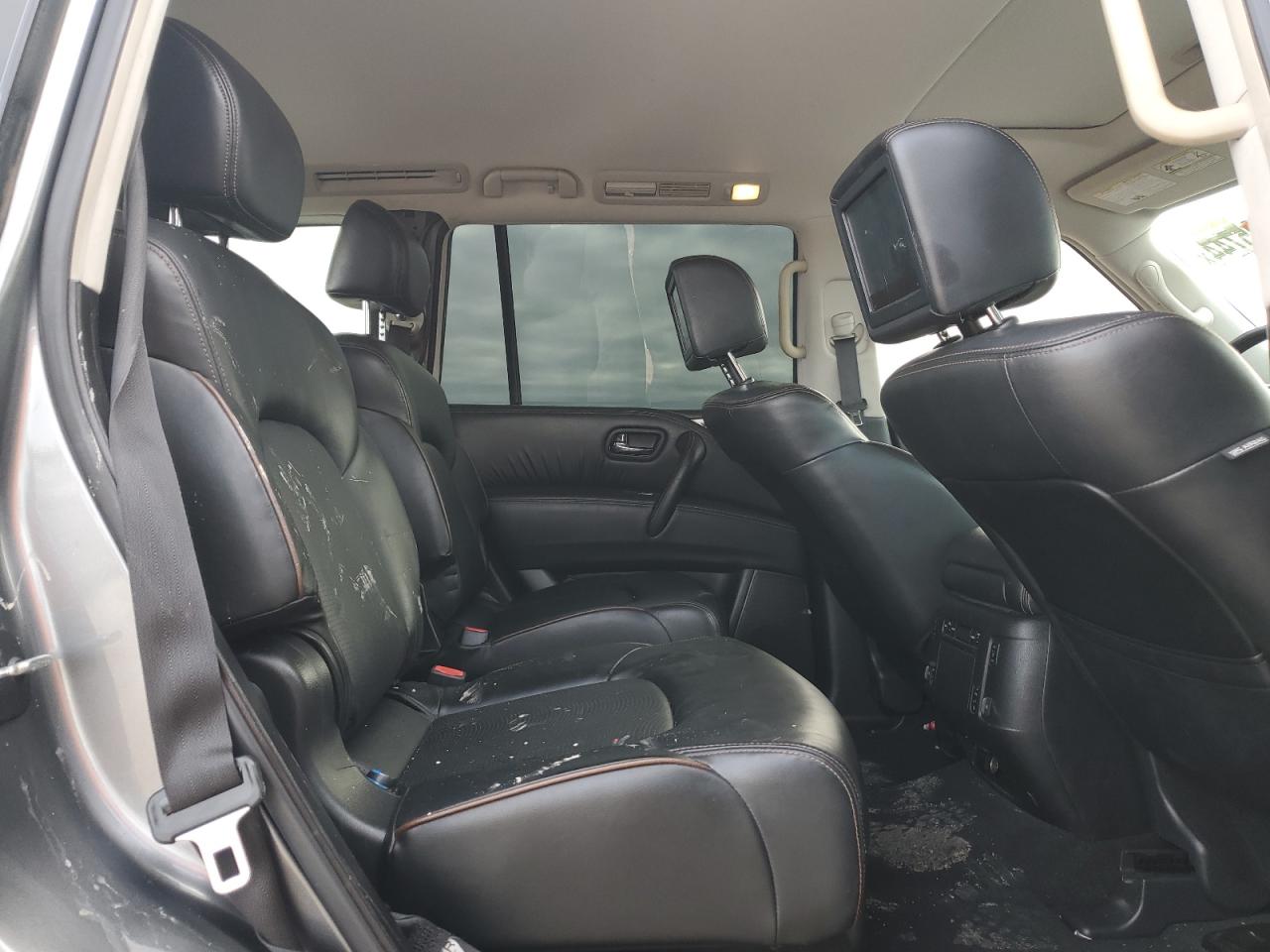 2018 Nissan Armada - Image 11