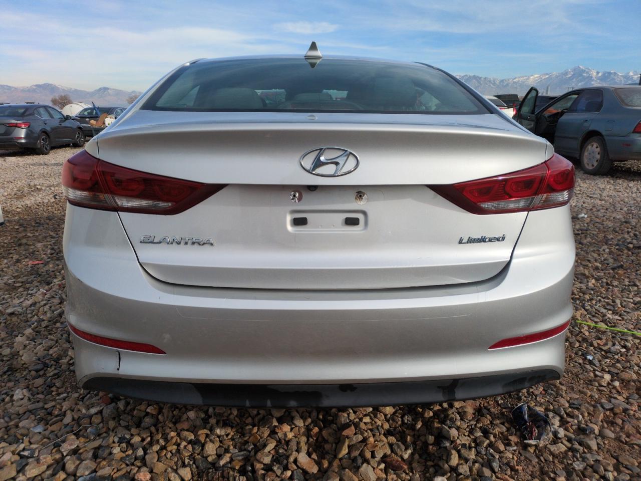 VIN 5NPD84LF9HH077157 2017 HYUNDAI ELANTRA no.6