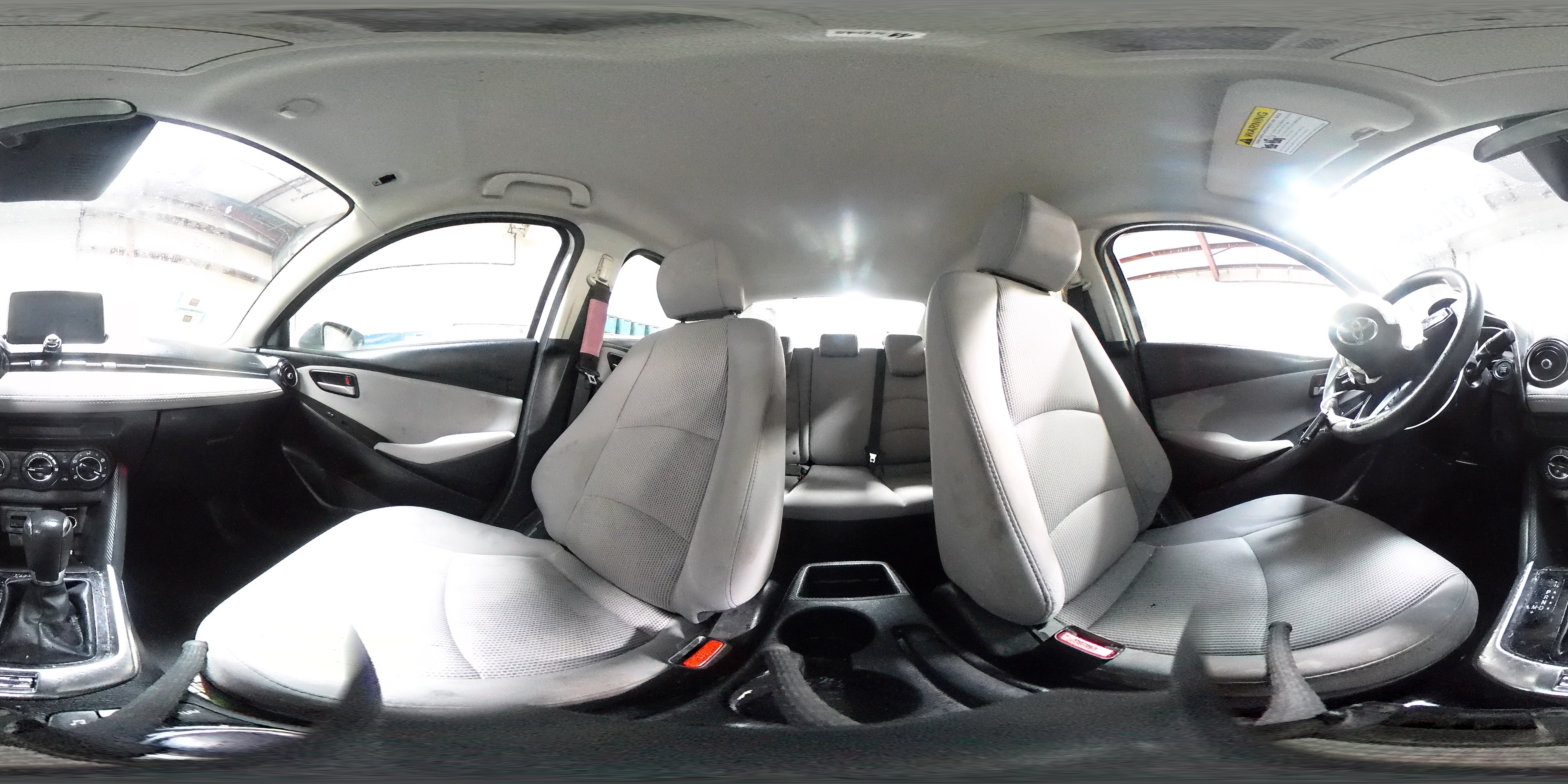 2019 Toyota Yaris - Image 14