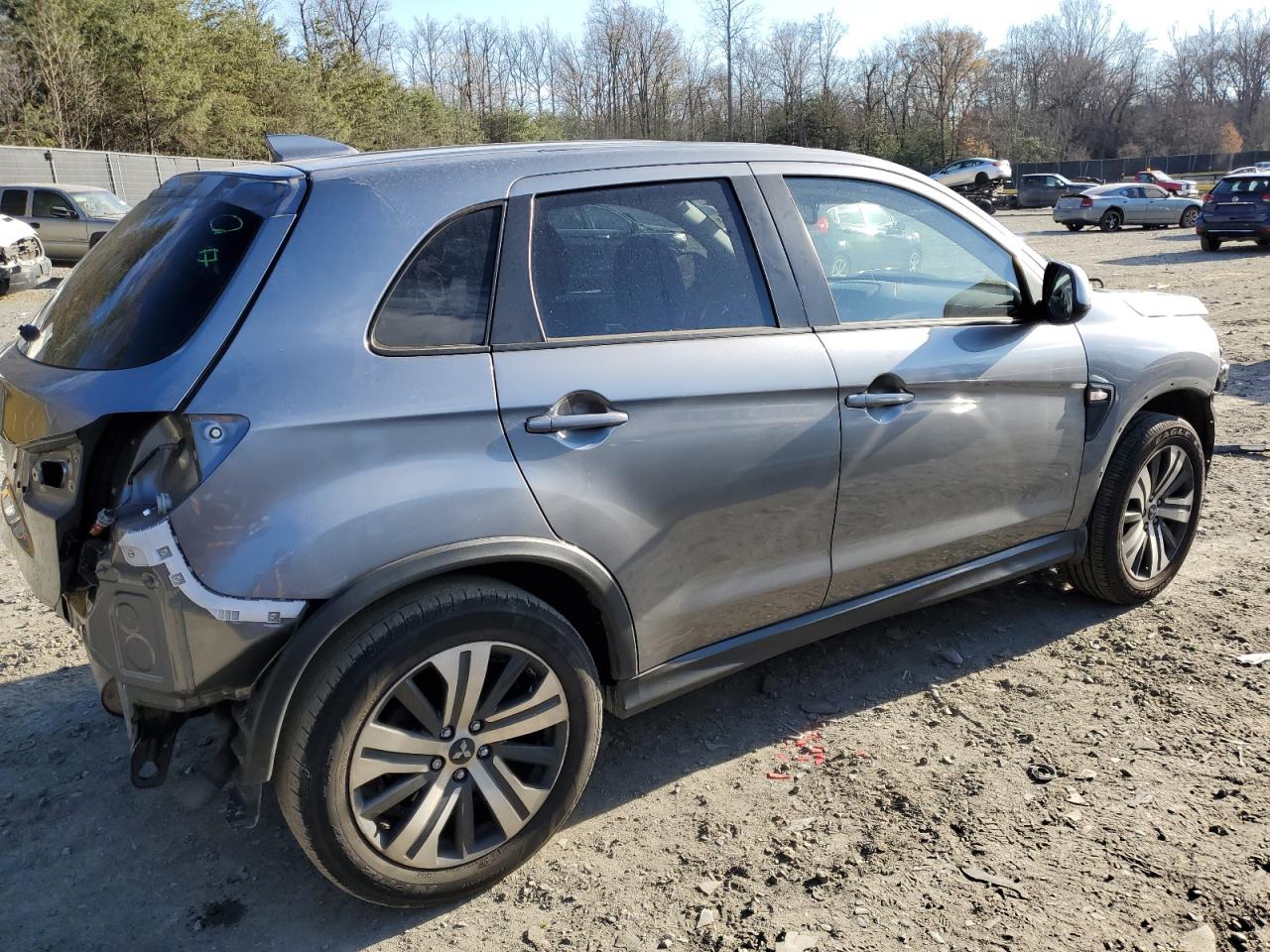 2021 Mitsubishi Outlander - Image 3