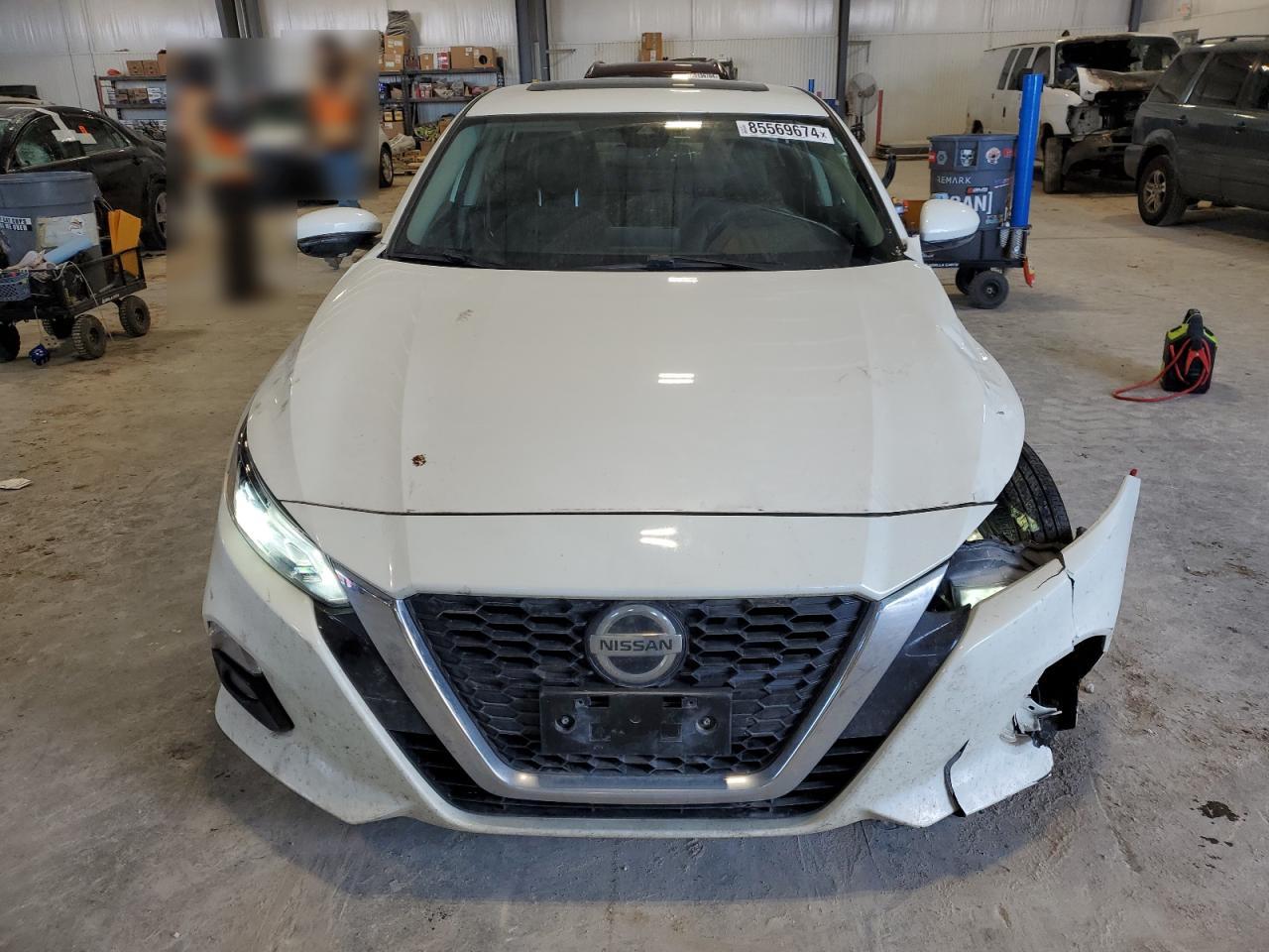 2020 Nissan Altima - Image 5
