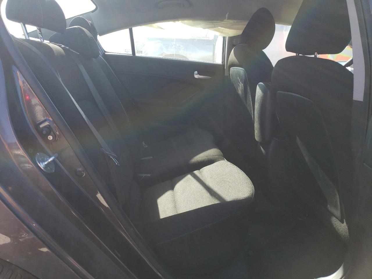 2017 Kia Forte - Image 10