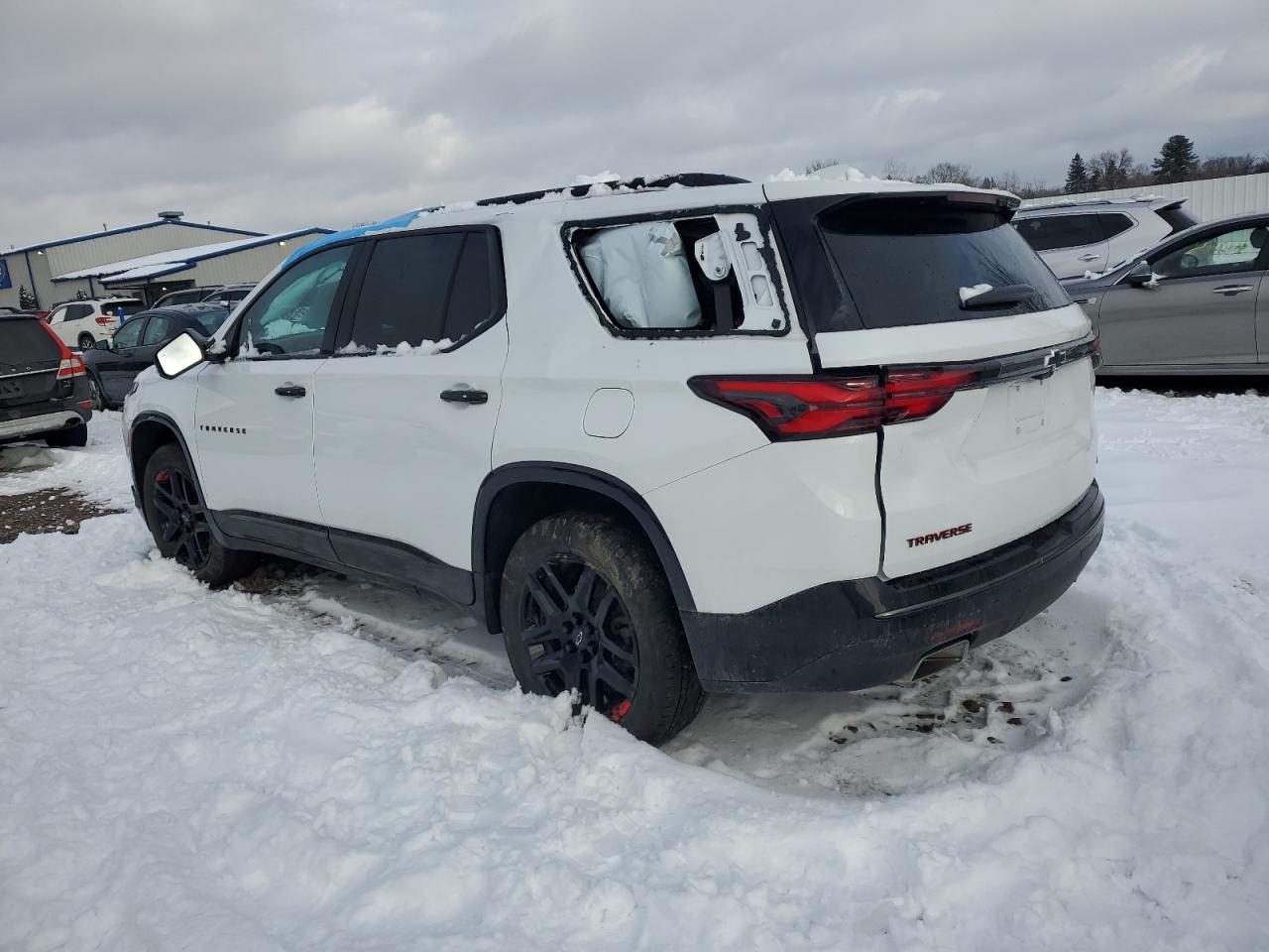2022 Chevrolet Traverse - Image 2
