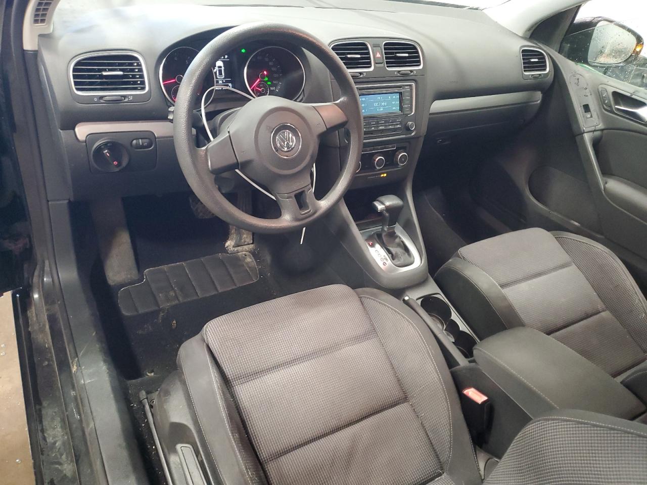 2010 Volkswagen Golf - Image 8
