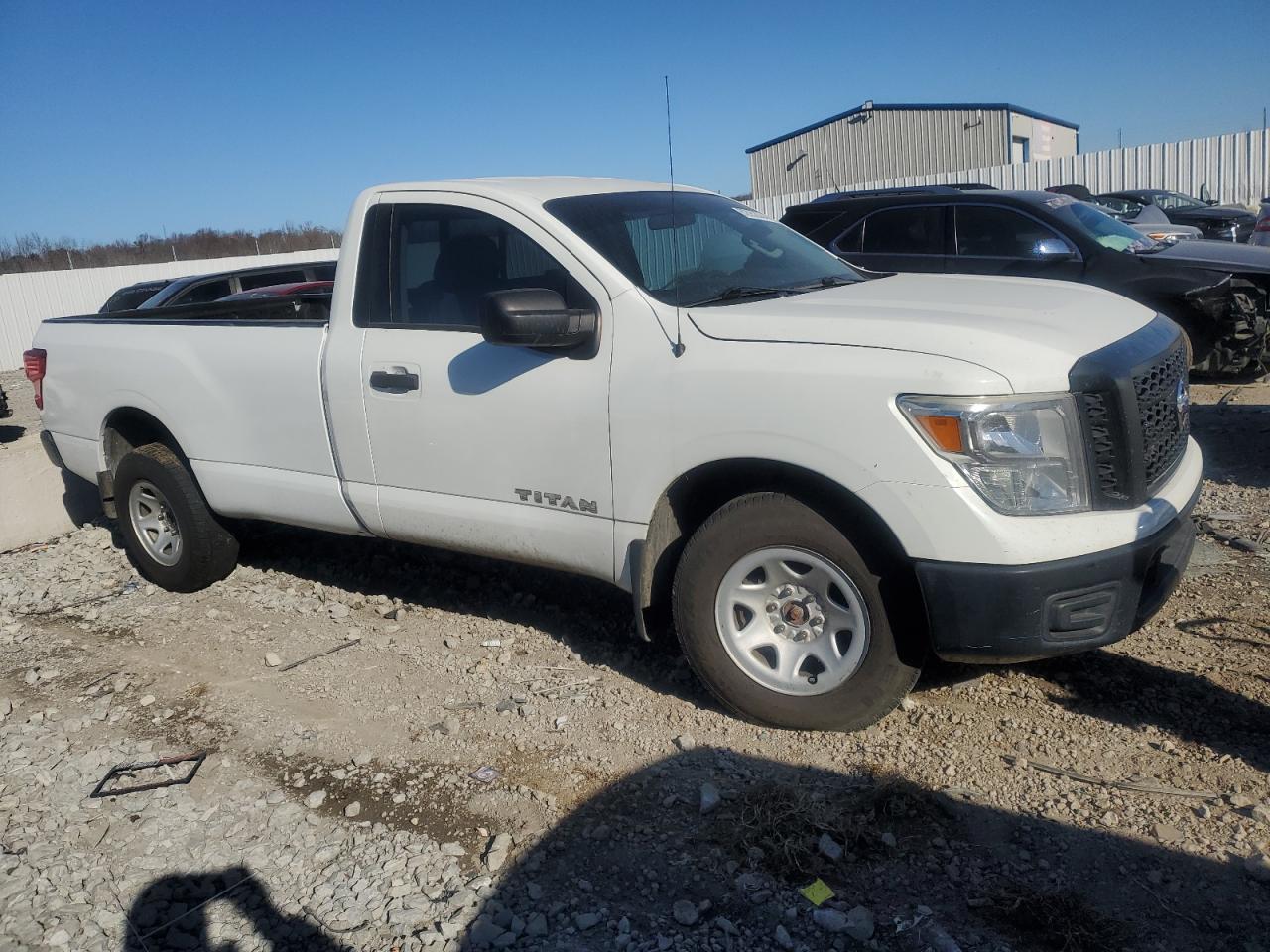 VIN 1N6AA1R81HN571086 2017 NISSAN TITAN no.4